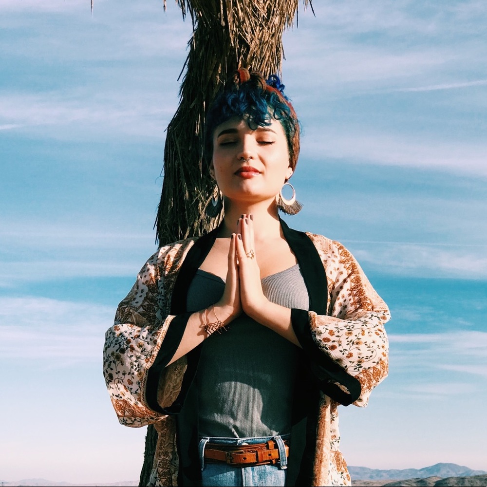 Meet Lydia Claire of Clairevoyance Threads